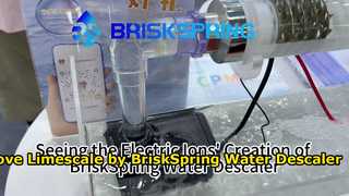 Het zien van de creatie van BriskSpring Water Descaler 2 door elektrische ionen