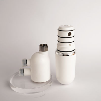 Onder de wasbak waterfilter Drinkwaterfiltratiesysteem voor moderne toiletten